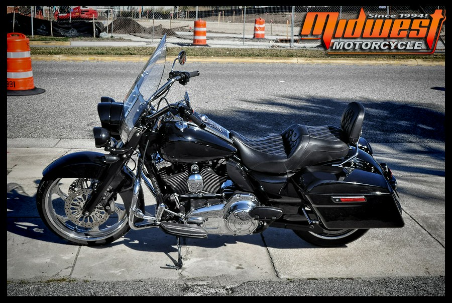 2010 Harley-Davidson® POLICE ROAD KING