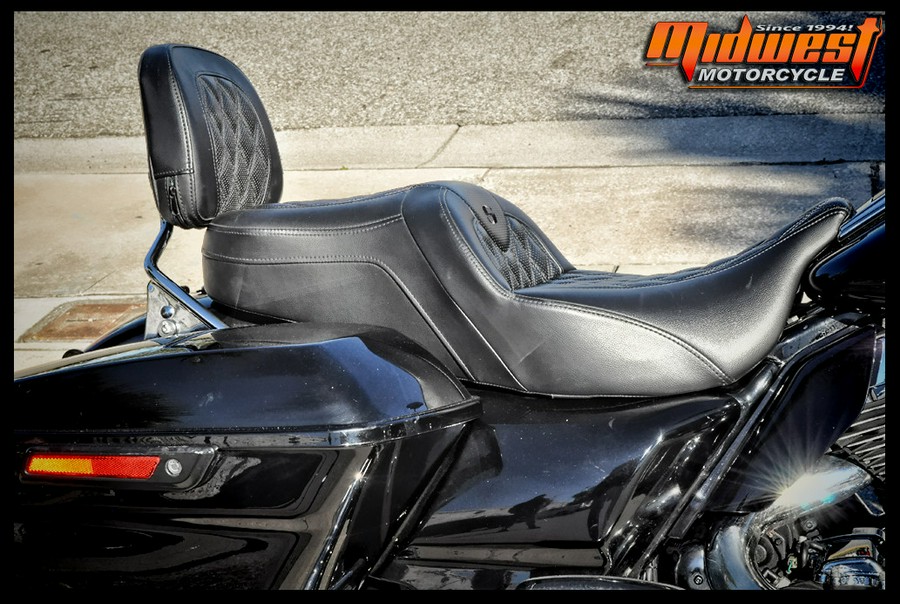 2010 Harley-Davidson® POLICE ROAD KING