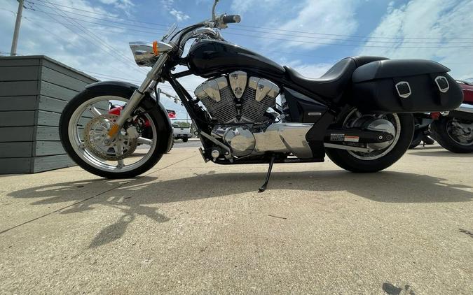 2010 Honda® Sabre ABS (VT1300CSA)