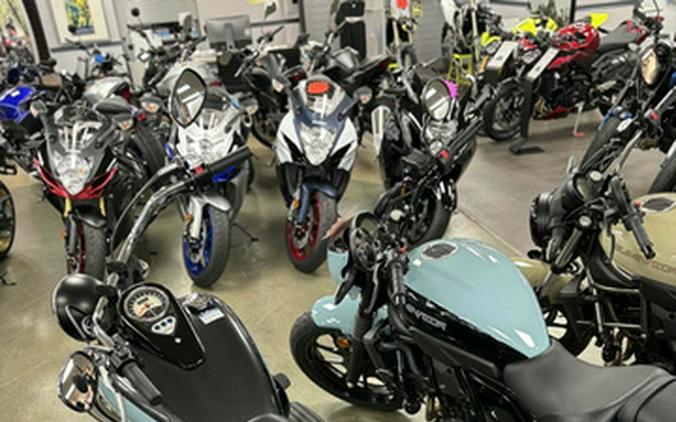 2025 Kawasaki Vulcan 900 Classic