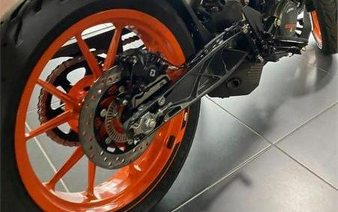 2023 KTM 200 Duke