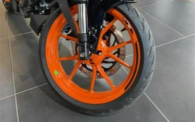 2023 KTM 200 Duke