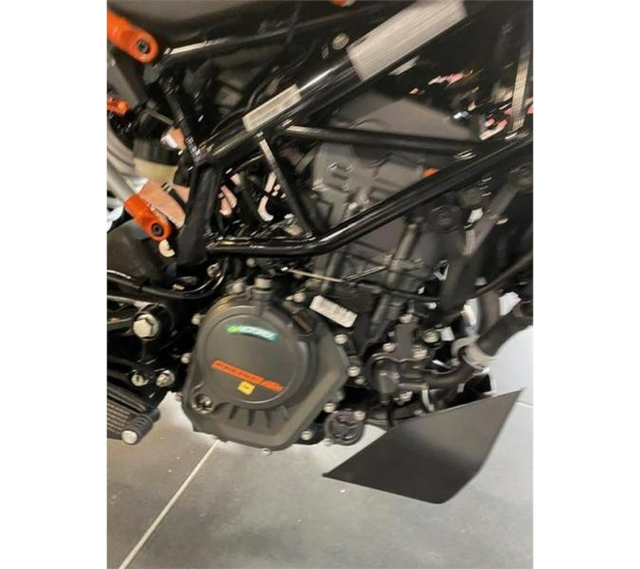 2023 KTM 200 Duke