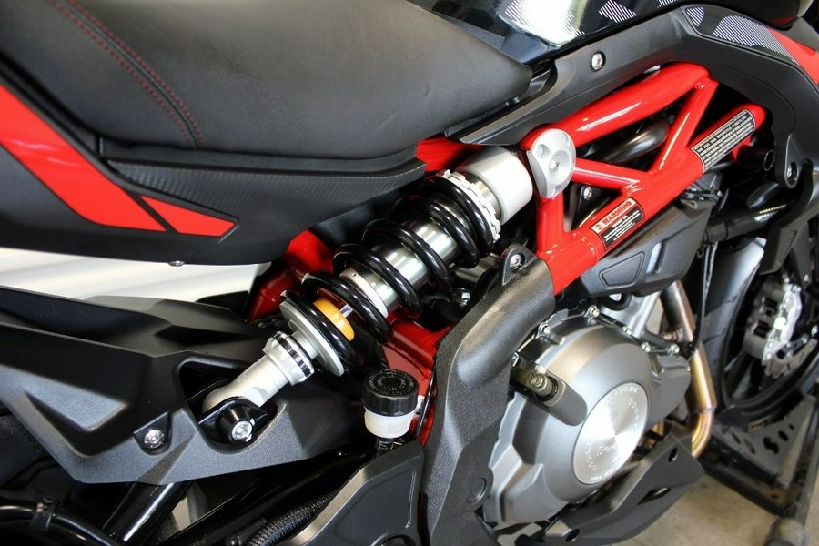 2022 Benelli SBN302S22BK