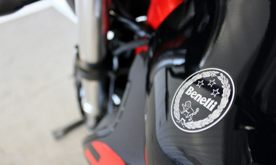 2022 Benelli SBN302S22BK