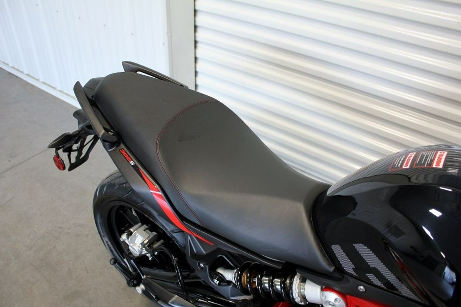 2022 Benelli SBN302S22BK