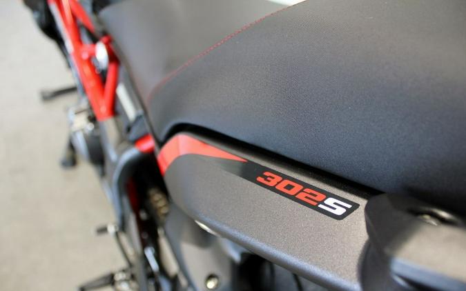 2022 Benelli SBN302S22BK