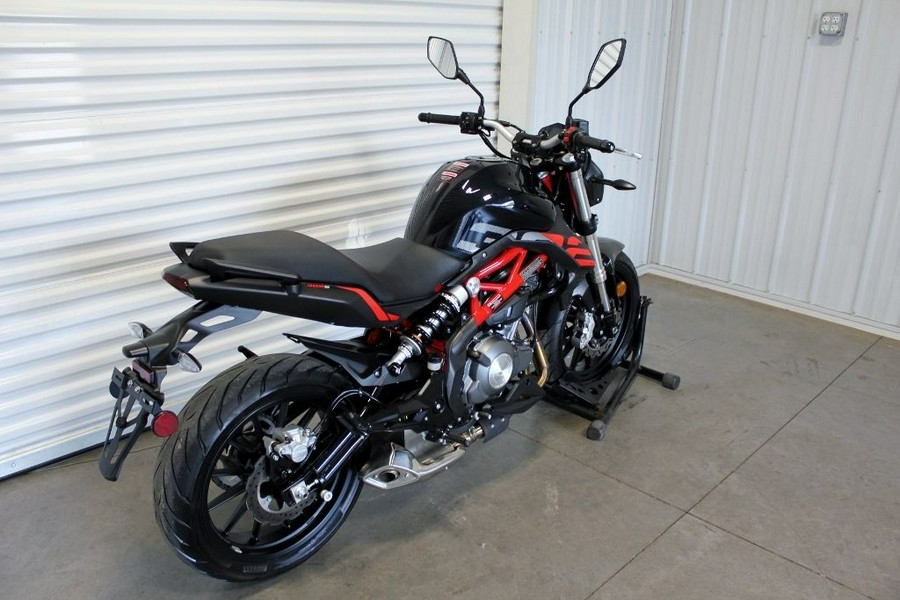 2022 Benelli SBN302S22BK