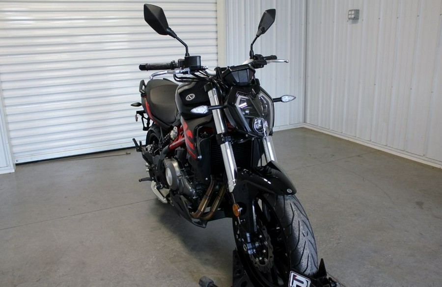 2022 Benelli SBN302S22BK