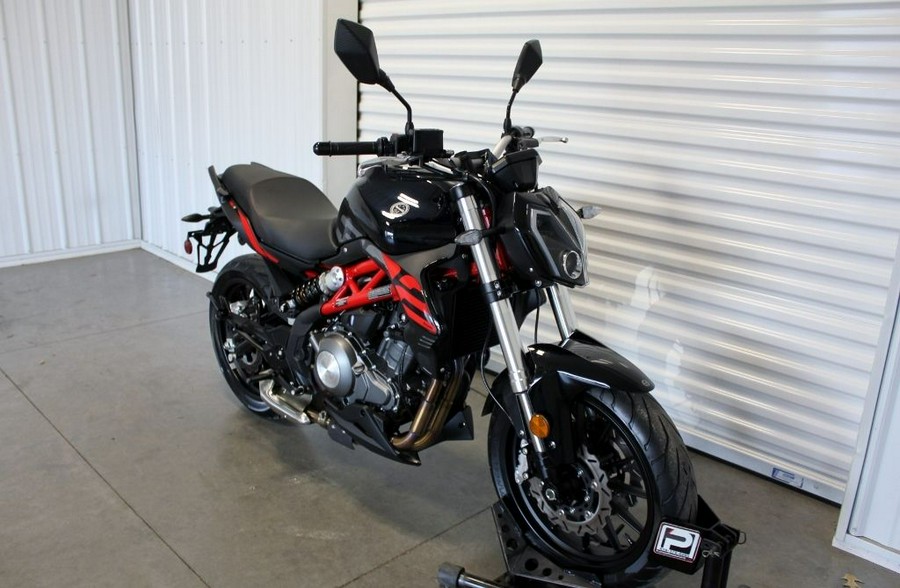 2022 Benelli SBN302S22BK