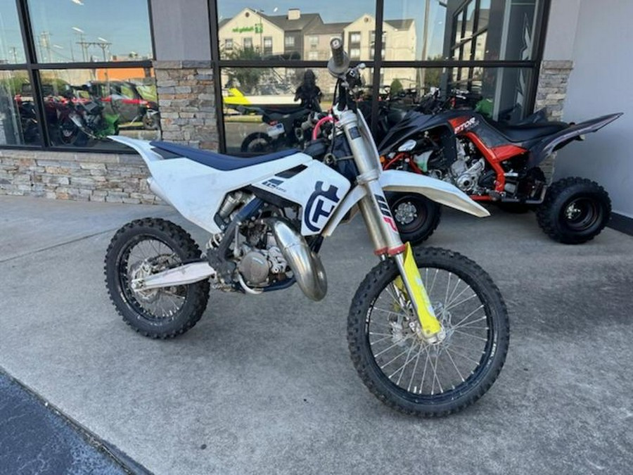 2020 Husqvarna® F2001S8