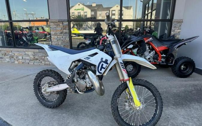 2020 Husqvarna® F2001S8