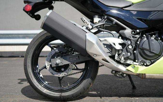 2026 Kawasaki Ninja 500 ABS Metallic Yellowish Green/Ebony