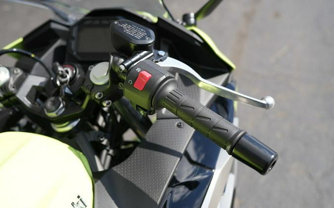 2026 Kawasaki Ninja 500 ABS Metallic Yellowish Green/Ebony