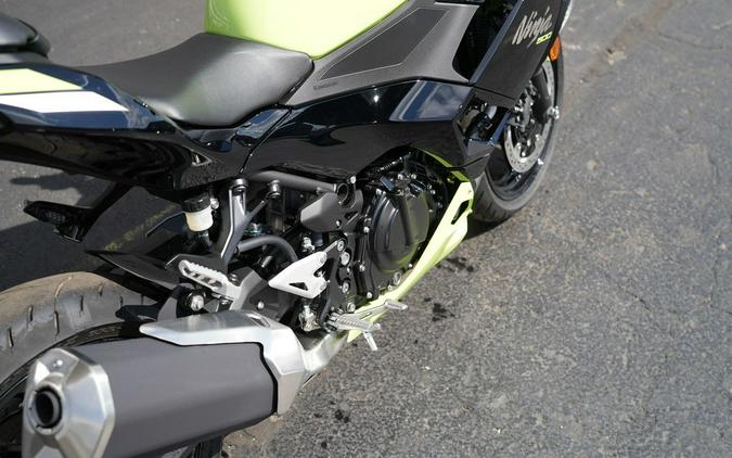 2026 Kawasaki Ninja 500 ABS Metallic Yellowish Green/Ebony