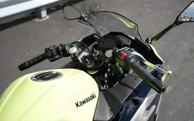 2026 Kawasaki Ninja 500 ABS Metallic Yellowish Green/Ebony
