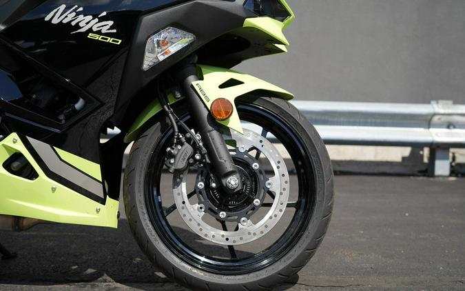 2026 Kawasaki Ninja 500 ABS Metallic Yellowish Green/Ebony