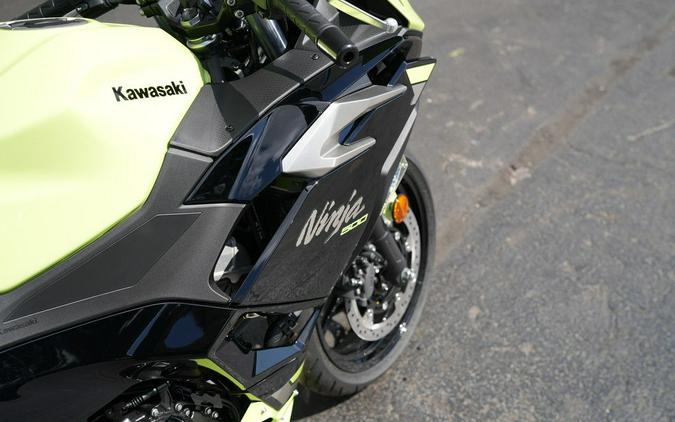 2026 Kawasaki Ninja 500 ABS Metallic Yellowish Green/Ebony