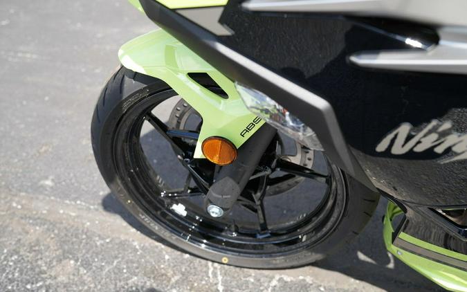 2026 Kawasaki Ninja 500 ABS Metallic Yellowish Green/Ebony