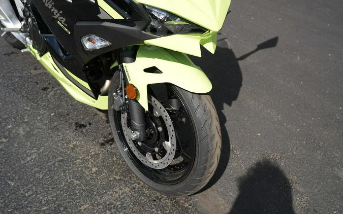 2026 Kawasaki Ninja 500 ABS Metallic Yellowish Green/Ebony