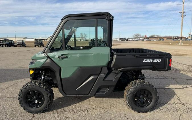 2026 Can-Am® Defender DPS CAB HD9 Compass Green