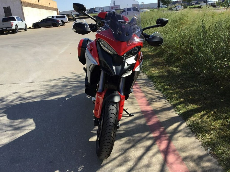 2022 Ducati Multistrada V4S Ducati Red / Alloy Wheels