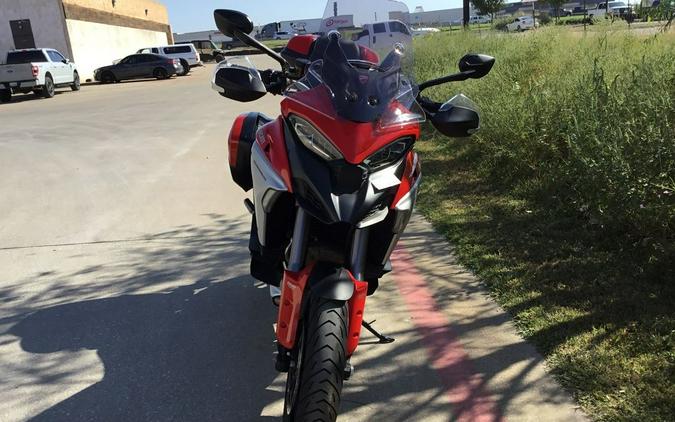 2022 Ducati Multistrada V4S Ducati Red / Alloy Wheels