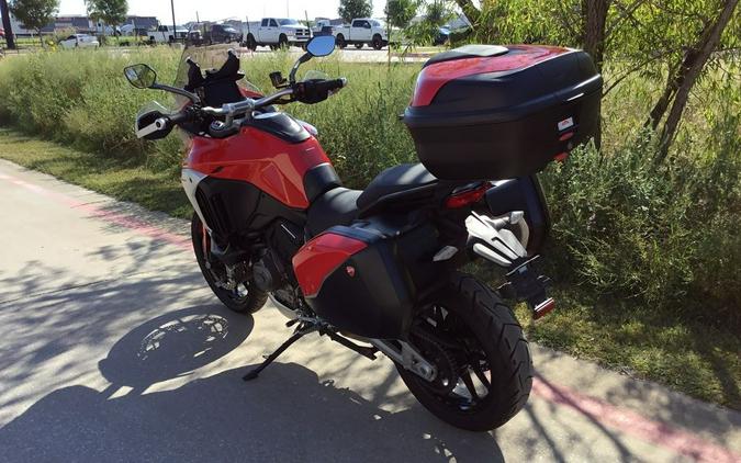 2022 Ducati Multistrada V4S Ducati Red / Alloy Wheels