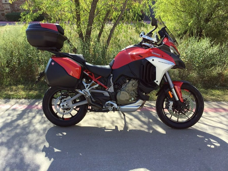2022 Ducati Multistrada V4S Ducati Red / Alloy Wheels