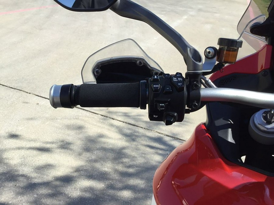 2022 Ducati Multistrada V4S Ducati Red / Alloy Wheels