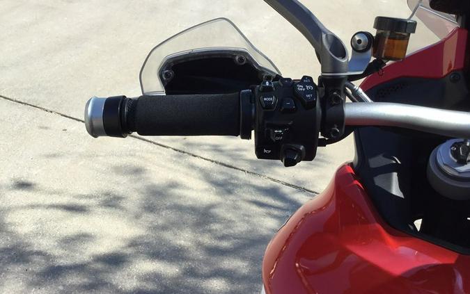 2022 Ducati Multistrada V4S Ducati Red / Alloy Wheels