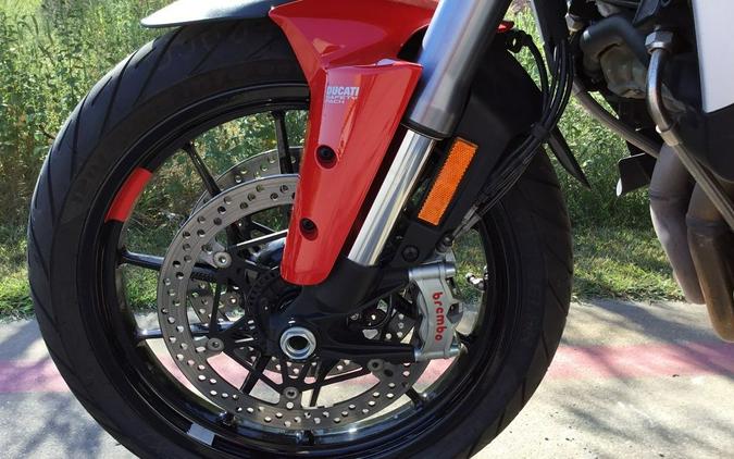 2022 Ducati Multistrada V4S Ducati Red / Alloy Wheels