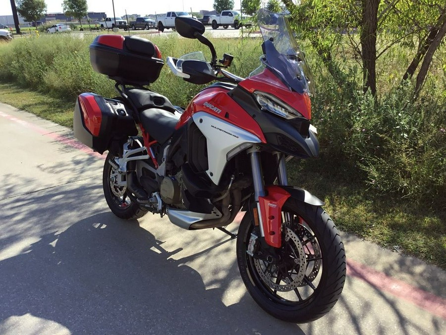 2022 Ducati Multistrada V4S Ducati Red / Alloy Wheels