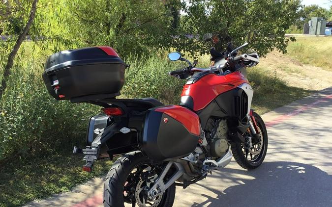2022 Ducati Multistrada V4S Ducati Red / Alloy Wheels
