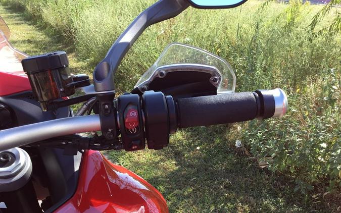 2022 Ducati Multistrada V4S Ducati Red / Alloy Wheels