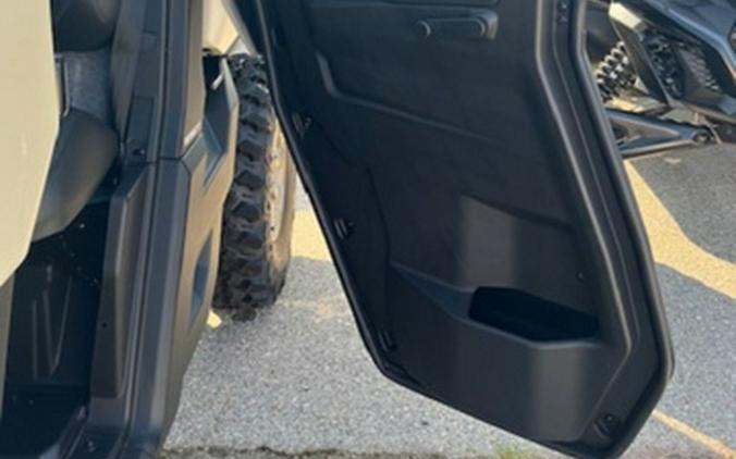 2026 Can-Am Defender MAX Limited HD11 Desert Tan & Carbon Blac
