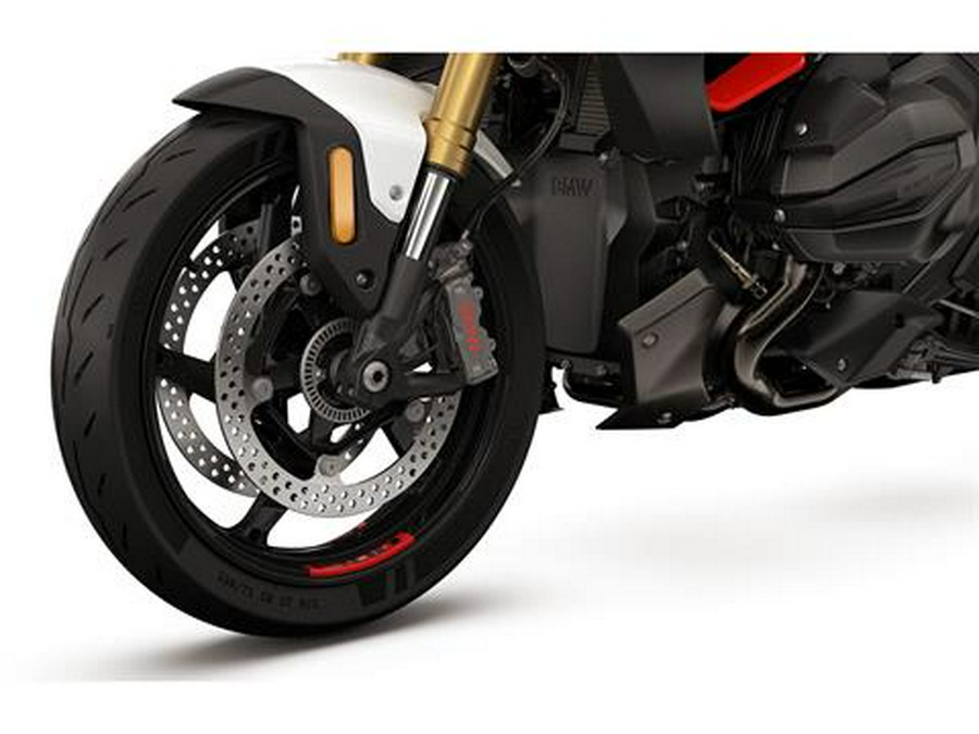 2026 BMW R 1300 R