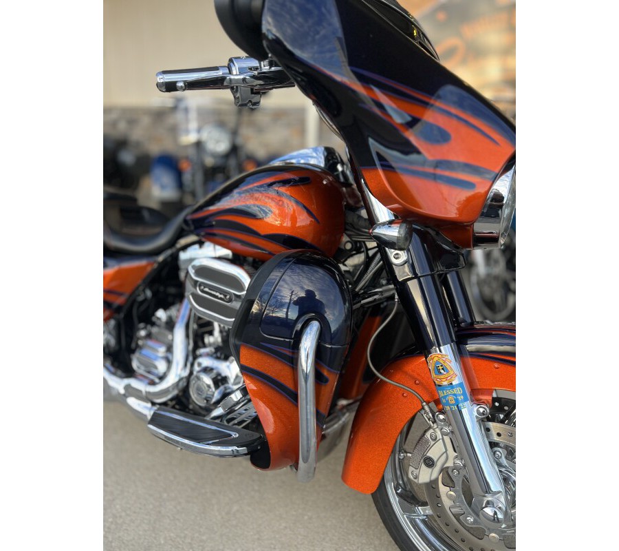 FLHXSE 2015 CVO Street Glide