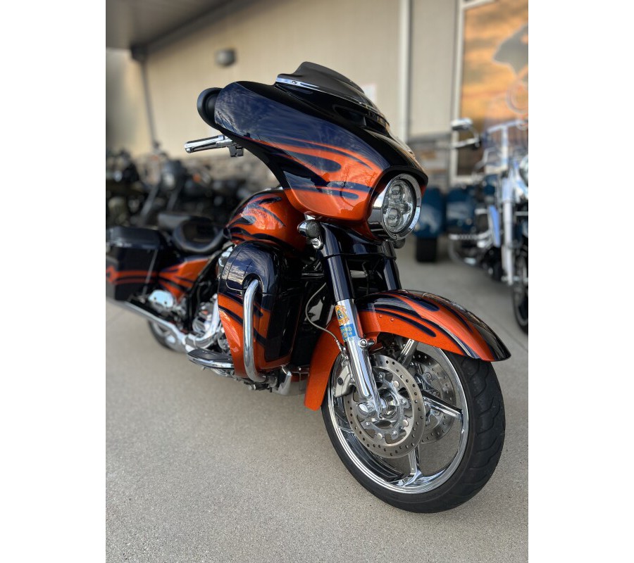 FLHXSE 2015 CVO Street Glide