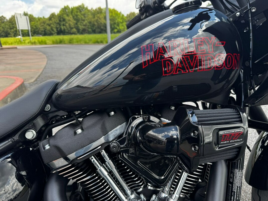 2025 Harley-Davidson® Low Rider® ST Vivid Black - Black Finish