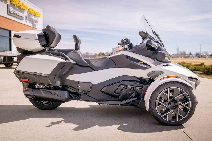 2026 Can-Am® Spyder RT Sea-to-Sky