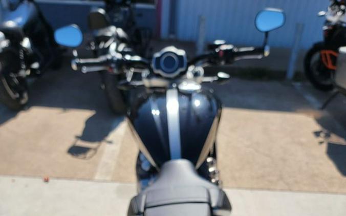 2022 Triumph Rocket 3 R Black Sapphire Black Silver Ice