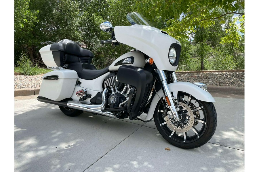 2020 Indian Motorcycle RM DARK HORSE, WHITE SMOKE, 49ST Dark Horse®