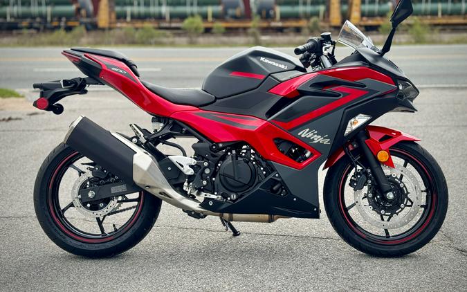 2024 Kawasaki Ninja 500 Review [14 Fast Facts]