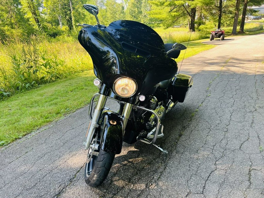 2017 Harley-Davidson® FLHXS - Street Glide® Special