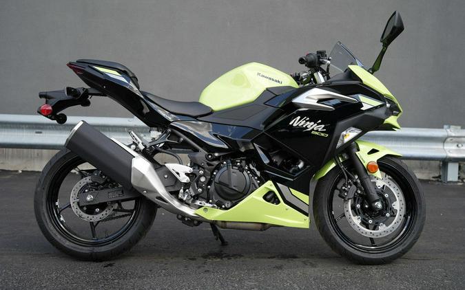 2026 Kawasaki Ninja 500 ABS Metallic Yellowish Green/Ebony