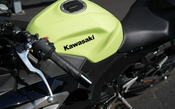 2026 Kawasaki Ninja 500 ABS Metallic Yellowish Green/Ebony