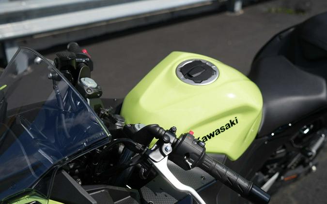 2026 Kawasaki Ninja 500 ABS Metallic Yellowish Green/Ebony