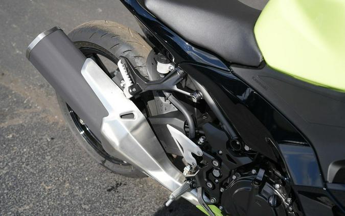 2026 Kawasaki Ninja 500 ABS Metallic Yellowish Green/Ebony