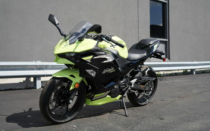 2026 Kawasaki Ninja 500 ABS Metallic Yellowish Green/Ebony